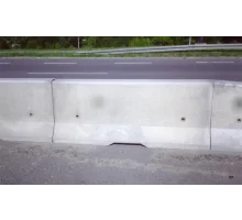 One-sided CE road barrier