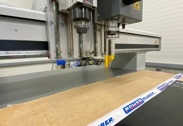 Processing with a CNC milling machine looks like this?