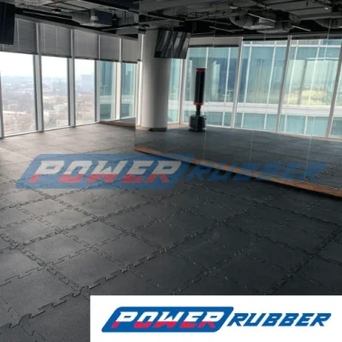 Gummimatte Puzzle für das Fitnessstudio.