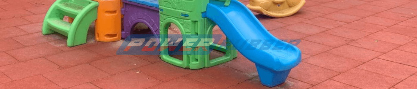 montaz-mat-na-plac--zabaw